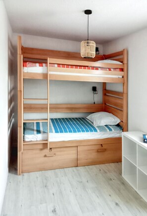 Bunk bed