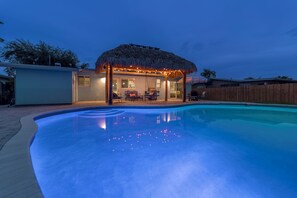 Private pool & Tiki.