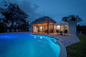 Private pool view.