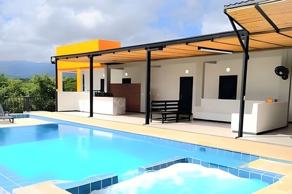 Swimming pool