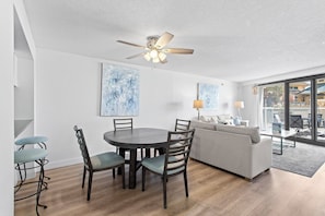 Beachside Towers II 4210 Dining Room