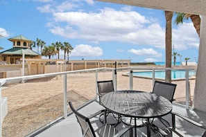 Beachside Towers II 4210 Patio