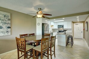 Dining Room/Kitchen