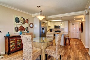 Dining Room/Kitchen
