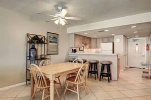 Dining Room/Kitchen