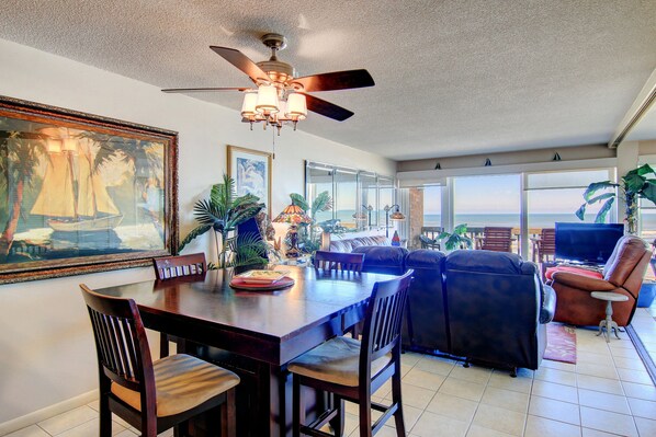 Dining Room/Living Room