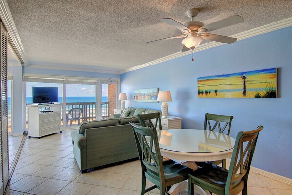 614 Dining Room/Living Room