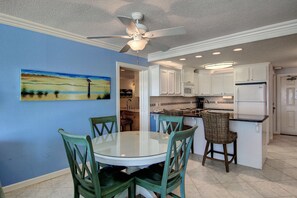 614 Dining Room/Kitchen