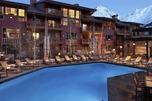Sunrise Lodge Resort Swimming pool