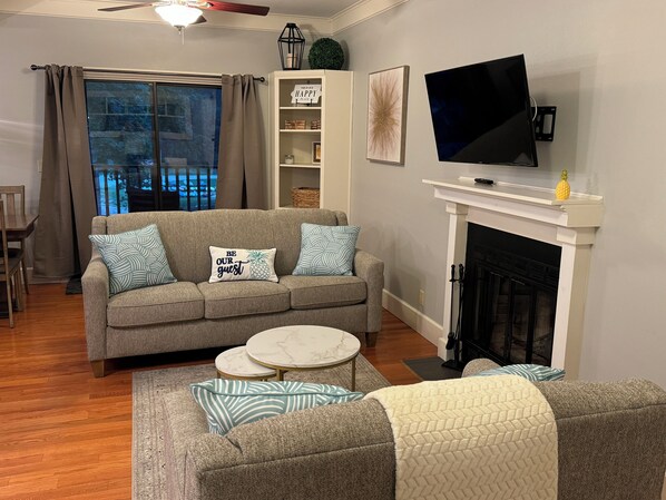 full size pull out & twin size pull out couches