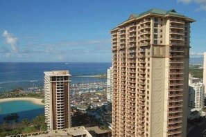 Hilton Grand Vacations Club Side View