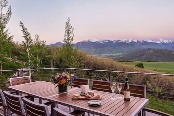 Outdoor dining