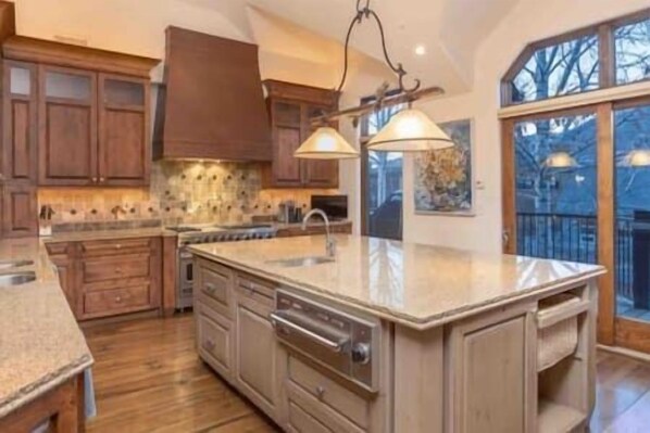 Private kitchen