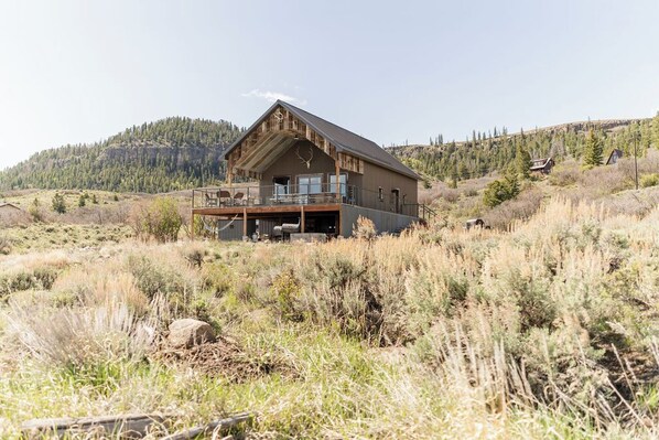 welcome to the cabin on Blue Mesa!