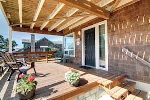 Sand Pads Deck and Entry - First floor deck and entry.