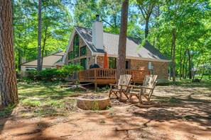 Wood-Burning Fire Pit | 2-Story House | On-Site Lake Access