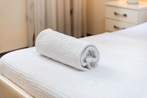 Bedroom 1 Details - Double room (King Size)
