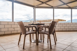 Patio & Outdoor Furniture