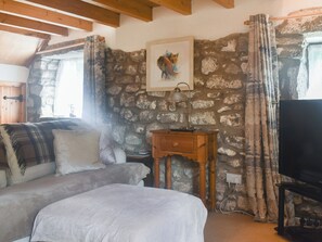 Living room/dining room | Elbeck Dairy Cottage - Elbeck Retreats, Litton, near Grassington