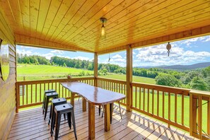 Covered Deck | Fire Pit | Kayaks Provided | Pond On-Site