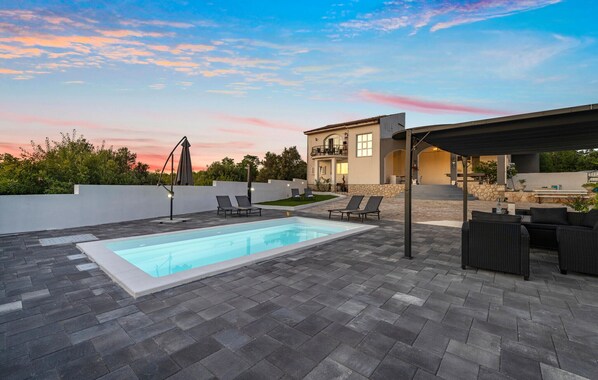 pool