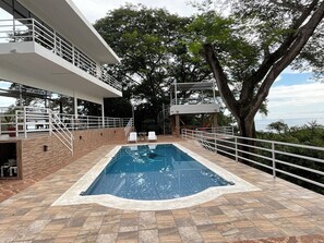 A beautiful view of the ocean from the pool