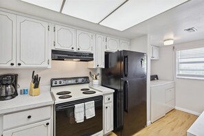 Kitchen Area w/Washer & Dryer
