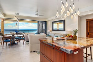 Kitchen/Living