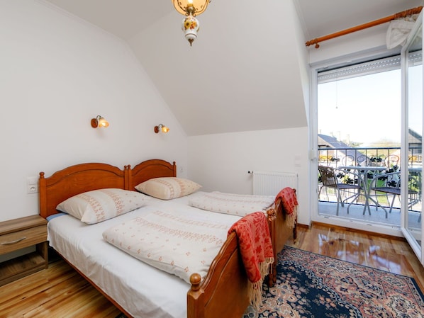 Möbel, Eigentum, Gebäude, Komfort, Fenster, Tabelle, Holz, Textil, Beleuchtung, Interior Design