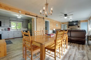 Living Space | Free WiFi | Central A/C & Heating