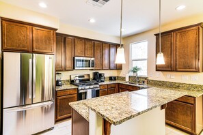 Kitchen | Baking Supplies | Blender | Drip & Keurig Coffee Makers | 1st Floor