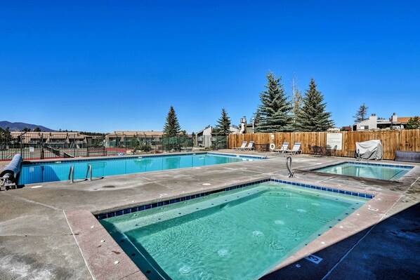 Fraser Vacation Rental | 2BR | 3BA | 1,146 Sq Ft | Stairs Required