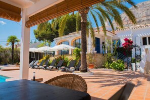 Outdoor dining area