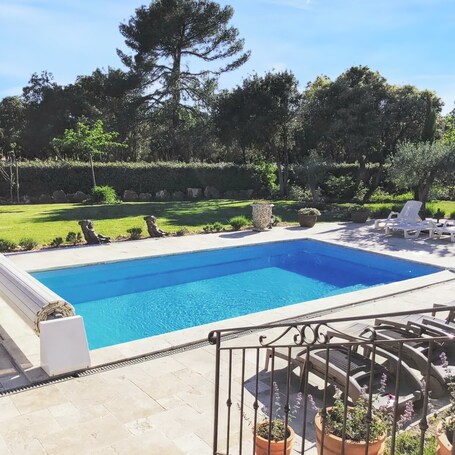 Vue sur piscine