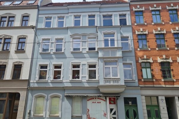 Außenseite Ferienhaus [Sommer]