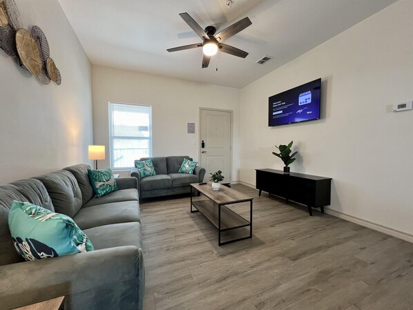 Living Room - Smart RokuTV