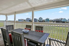 Enjoy the Gulf Breeze as part of your outdoor dining experience