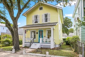 Welcome to The Sunrise Inn, a Cool Vibe, Eclectic, Island Experience!