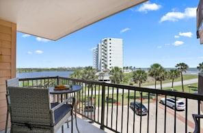 Great private balcony with an ocean and lagoon view!