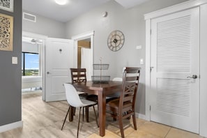 10-web-or-mls-15100-front-beach-rd-1217