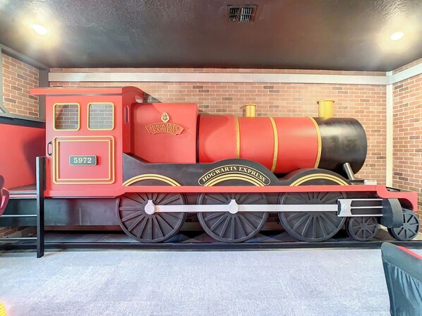 Arrive on Hogwarts Express
