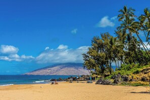 Gorgeous beach across the street from Kihei Akahi