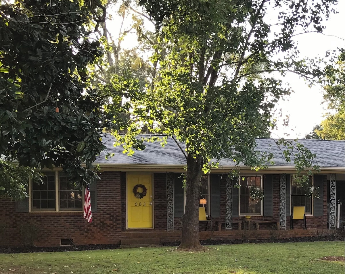 Cozy and spacious elegant living at The Betty, minutes from downtown Athens, GA.