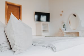 Hauptschlafzimmer mit zusätzlichen TV
