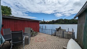 2. Terrasse mit Blick auf den See