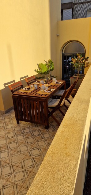 Mesa no exterior