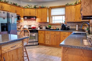 Foodie Friendly Kitchen