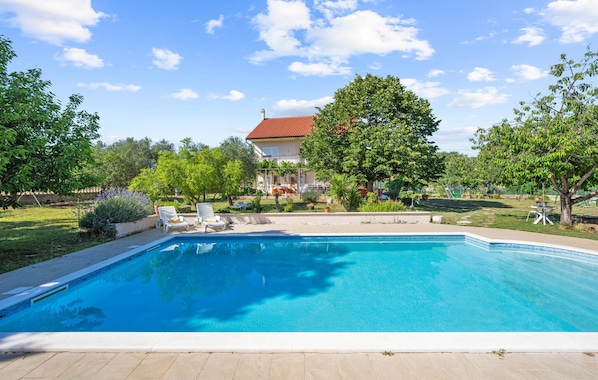 pool