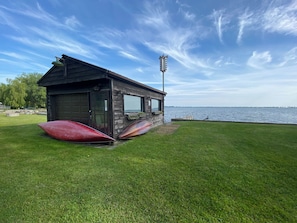 Includes free use of 2 kayaks and a canoe.Launch right from the dock!