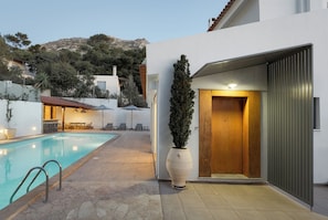 Private Entrance